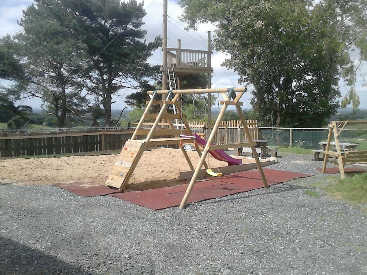 Green Adventure Ecohostel Clonmore エクステリア 写真