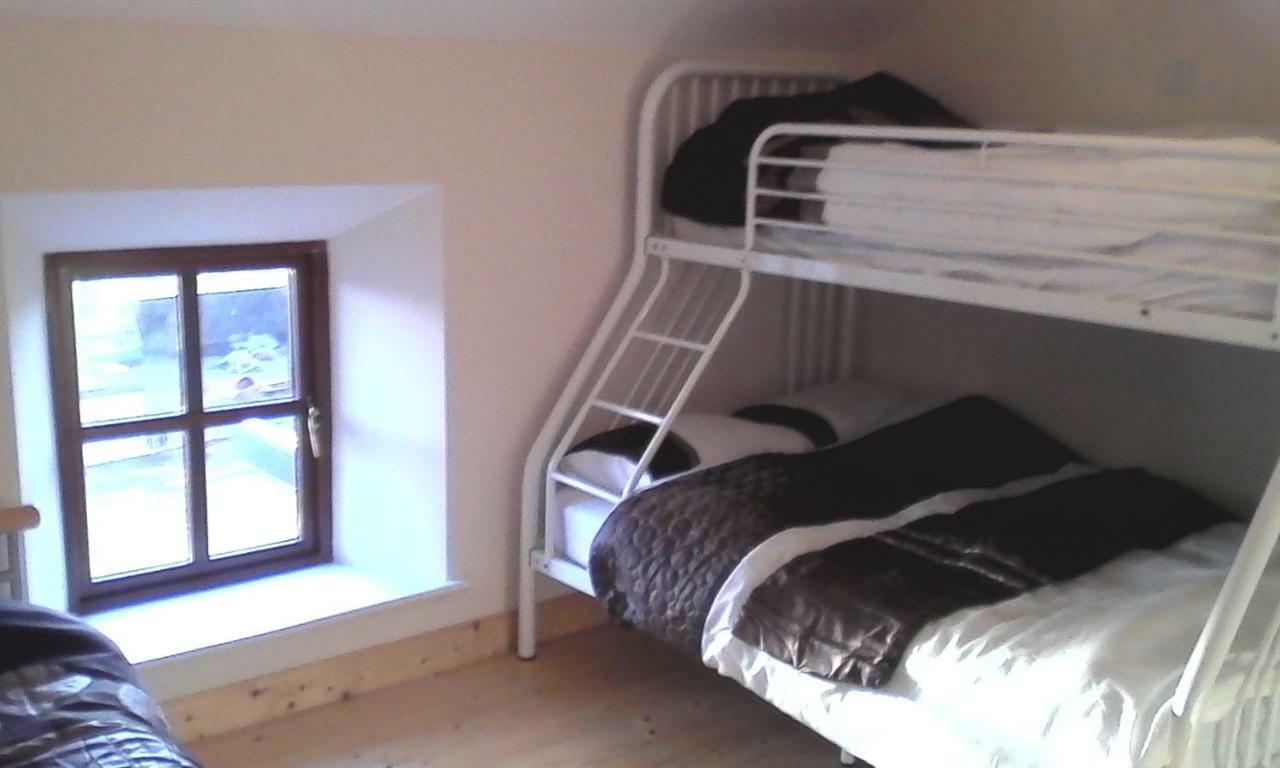 Green Adventure Ecohostel Clonmore エクステリア 写真